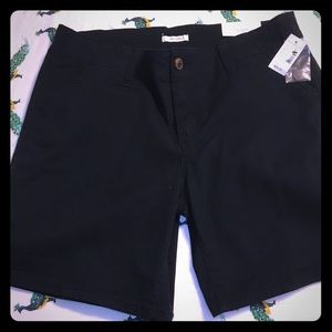 LAST CHANCE Maurices Black shorts NEW
